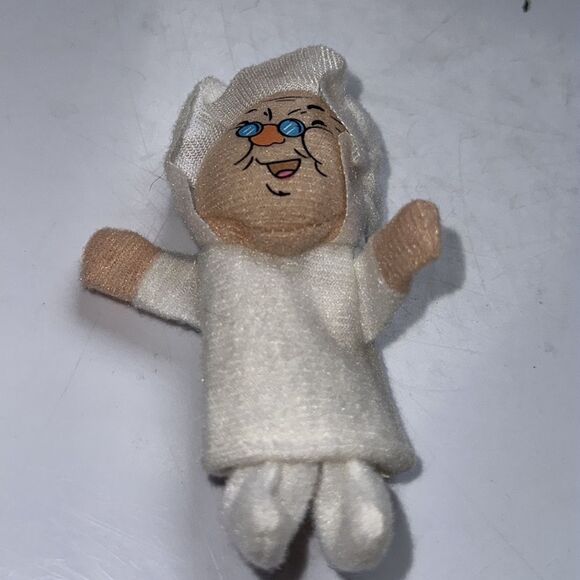 Three Little Red Riding Hood felt finger puppets including Grandma and the Wolf - Picture 3 of 9